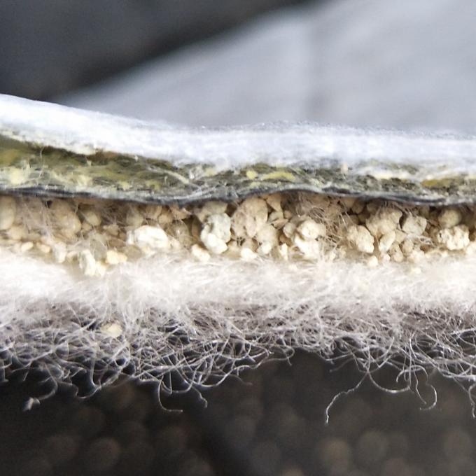 Geotextil de bentonita para el revestimiento de estanques Bentonita natural de sodio revestimiento de arcilla geosintética 7