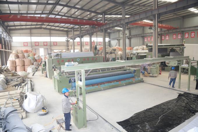 Geotextil de bentonita para el revestimiento de estanques Bentonita natural de sodio revestimiento de arcilla geosintética 9