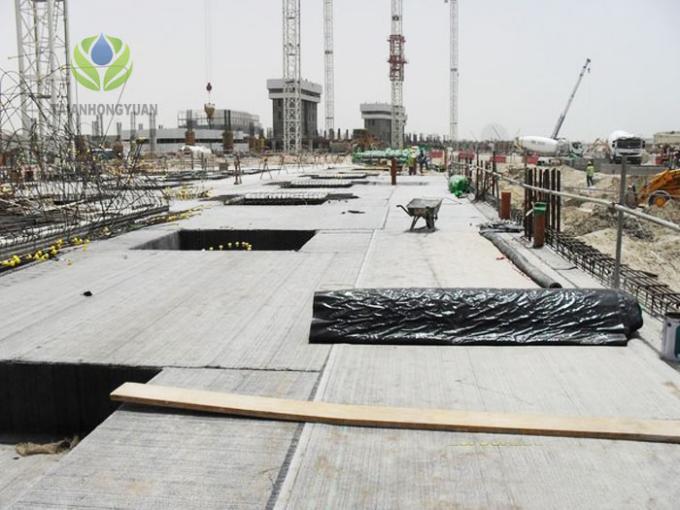 Revestimiento de arcilla geosintética de alta resistencia a la tracción con esterilla de membrana de bentonita impermeable 17