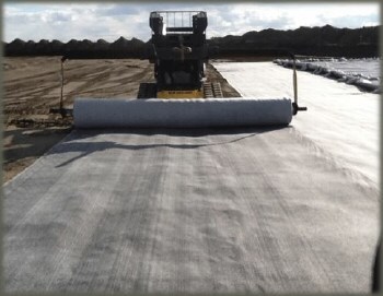 Revestimiento de arcilla geosintética de alta resistencia a la tracción con esterilla de membrana de bentonita impermeable 15